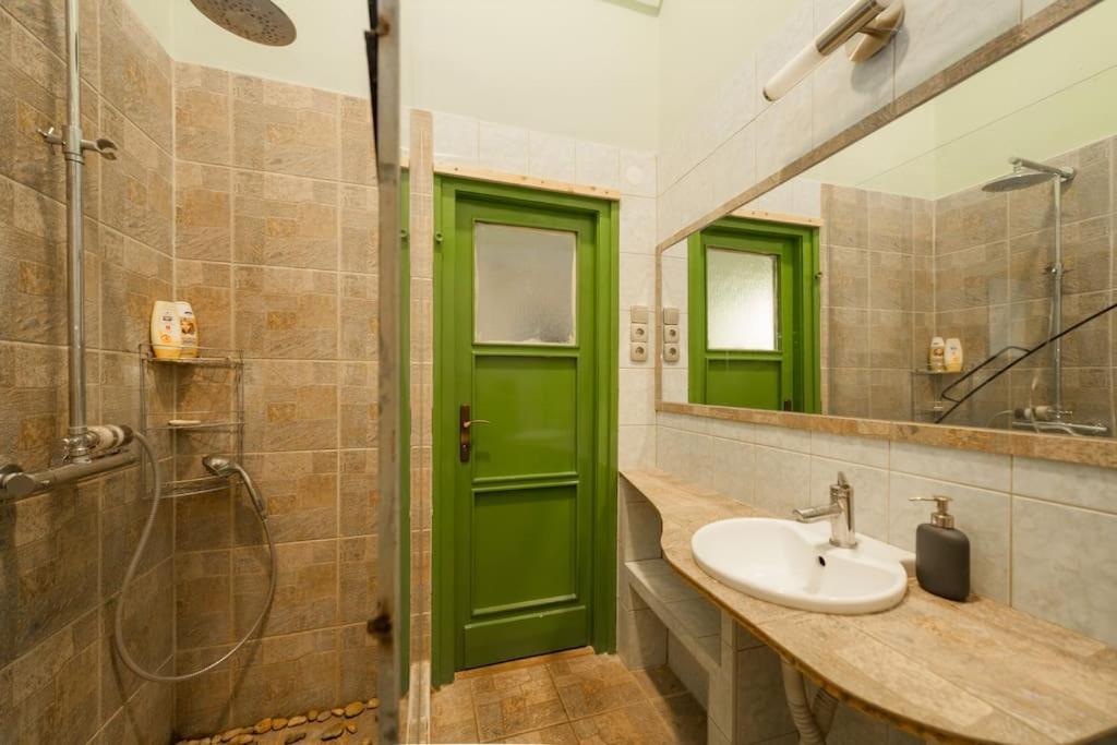 Main Street Apartment / Heart Of Bp Будапеща Екстериор снимка